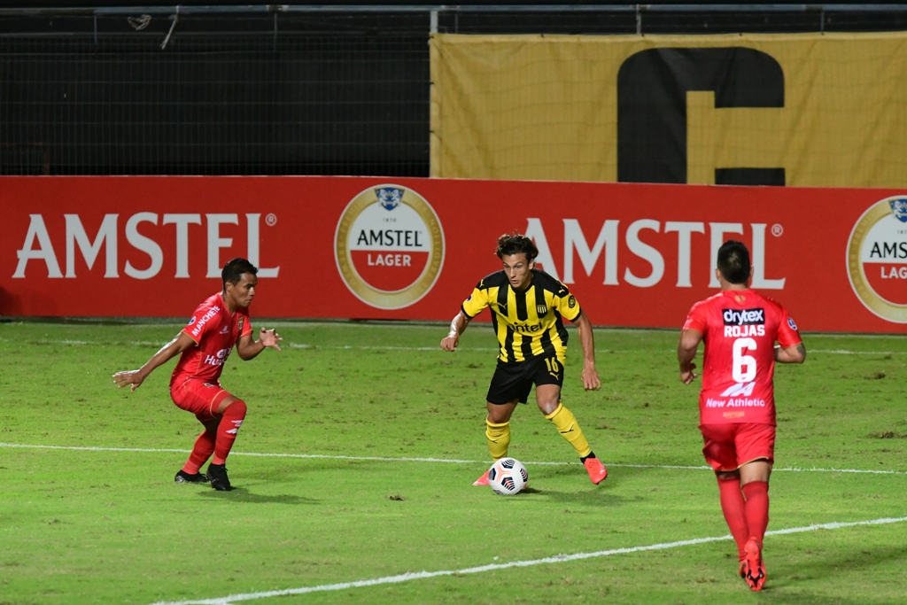 Agustín Canobbio en el partido entre Peñarol y Sport Huancayo. Foto: Estefanía Leal.