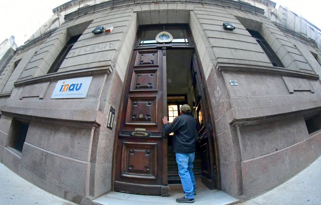 El directorio del INAU indaga tras detectar varios documentos archivados hace años. Foto: Estefanía Leal