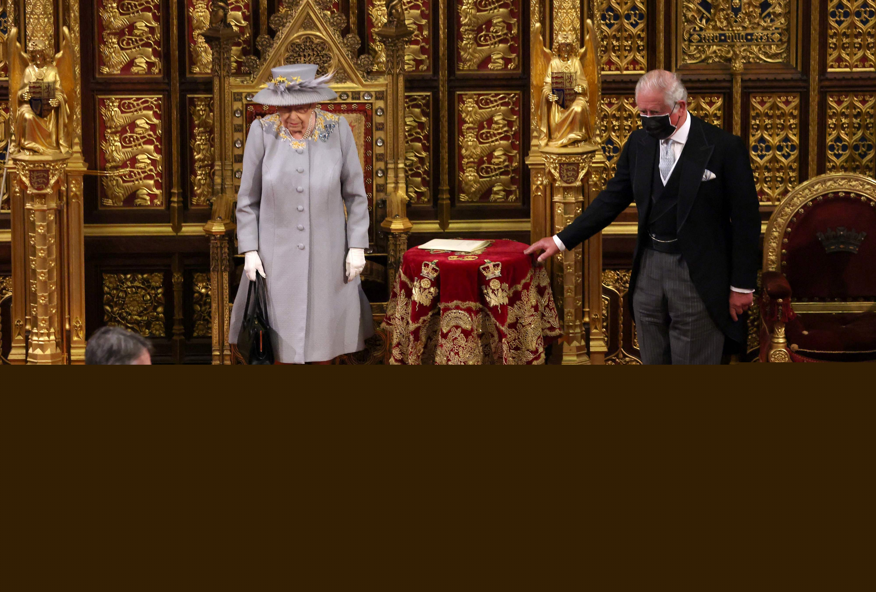 La reina Isabel inauguró el Parlamento sin su consorte a su lado por primera vez. Foto: AFP