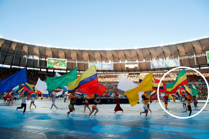 Bandera de Bolivia dado vuelta en Copa América. Foto: InfoDiez.