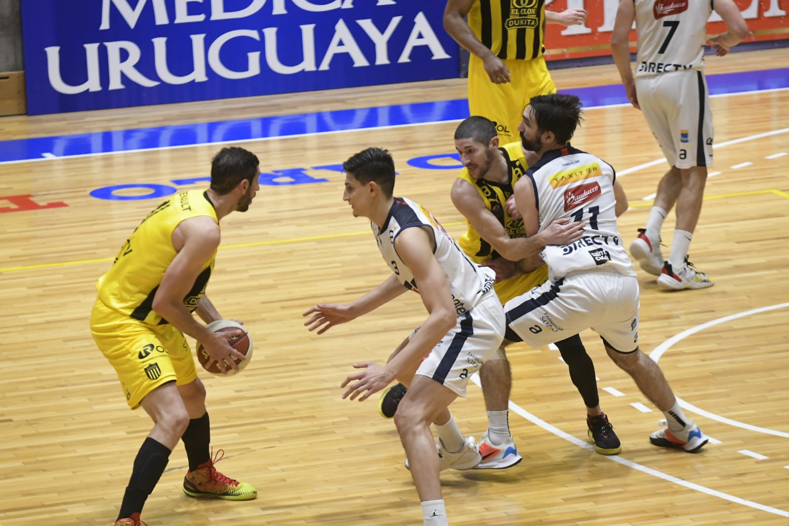 Goes en la victoria ante Peñarol. Foto: Marcelo Bonjour.