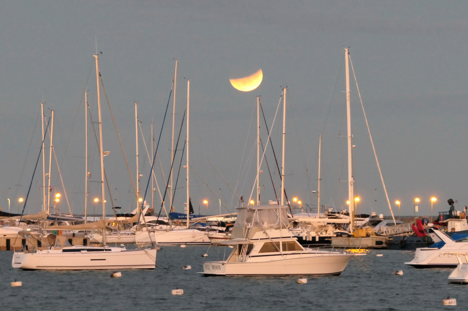 Eclipse lunar en Punta del Este. Foto: Ricardo Figueredo
