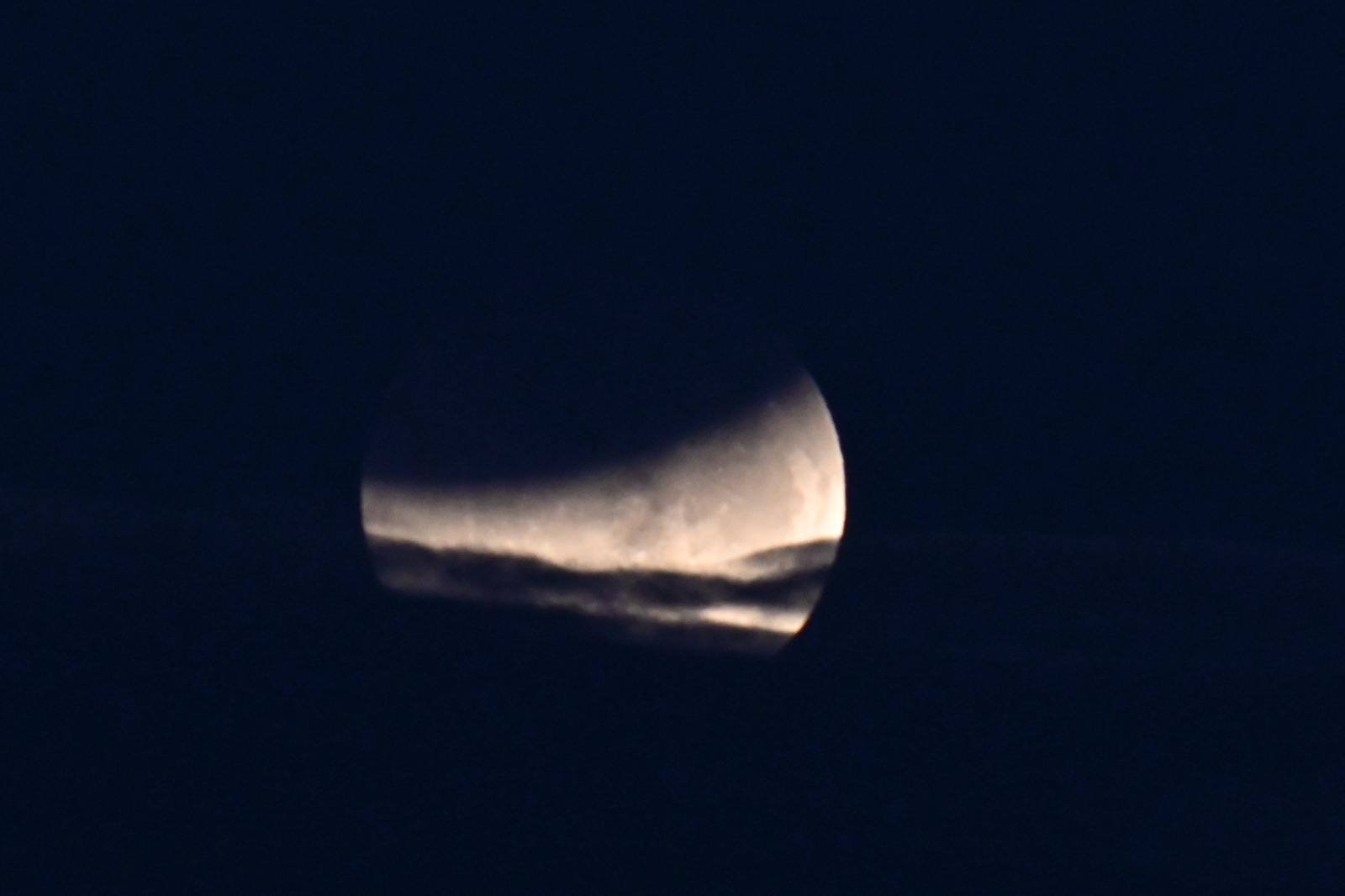 Eclipse lunar en Uruguay. Foto: Ricardo Figueredo