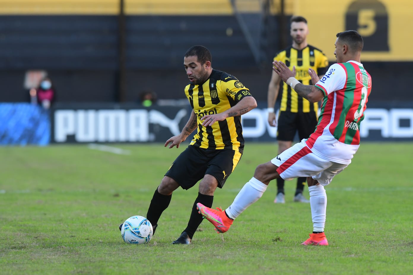 Walter Gargano y su regreso al equipo titular de Peñarol. Foto: Juan Manuel Ramos.