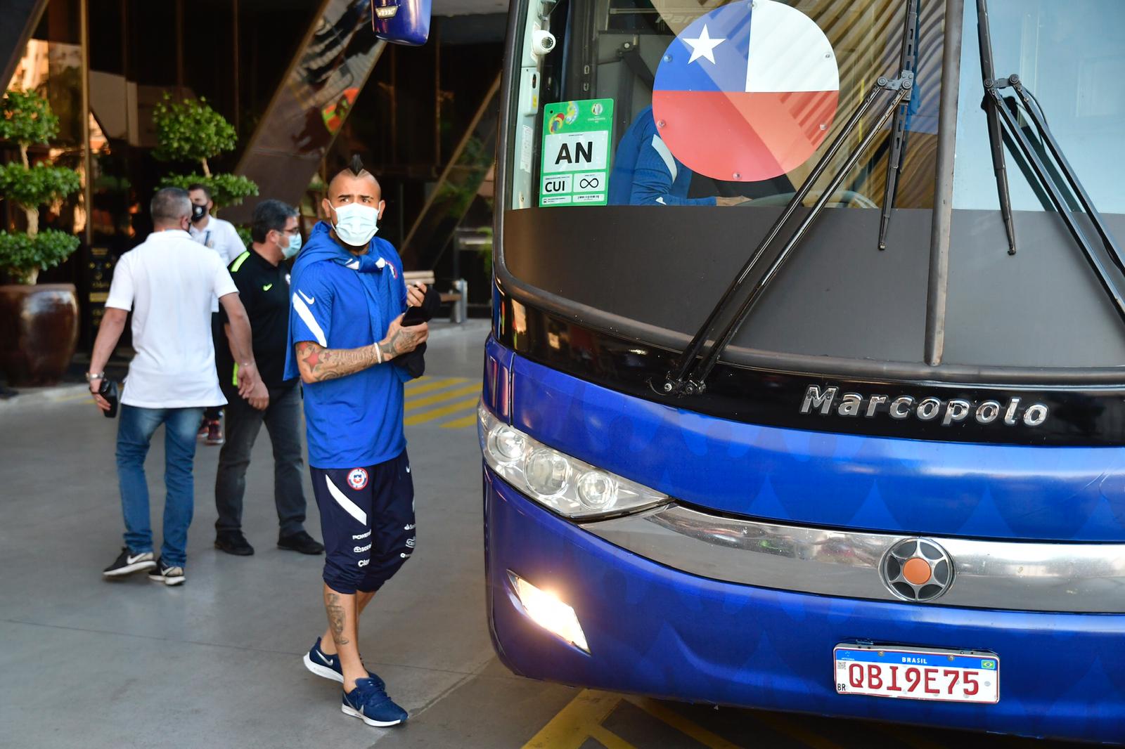 Arturo Vidal rumbo al entrenamiento de Chile en Cuiabá. Foto: Nicolás Pereyra.