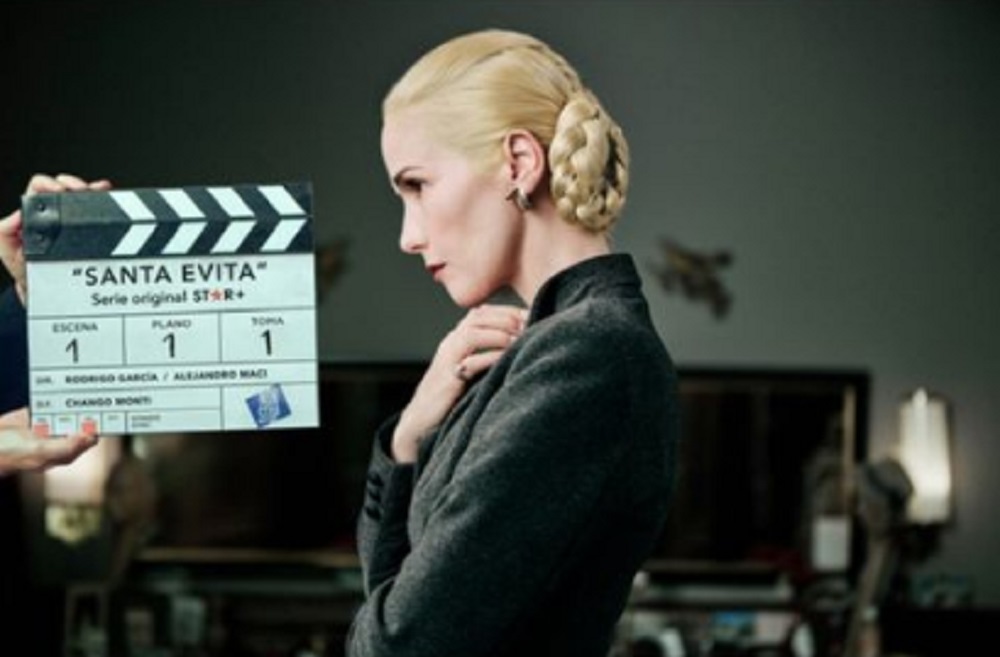 Natalia Oreiro como Eva Perón en "Santa Evita". Foto: Instagram @nataliaoreirosoy