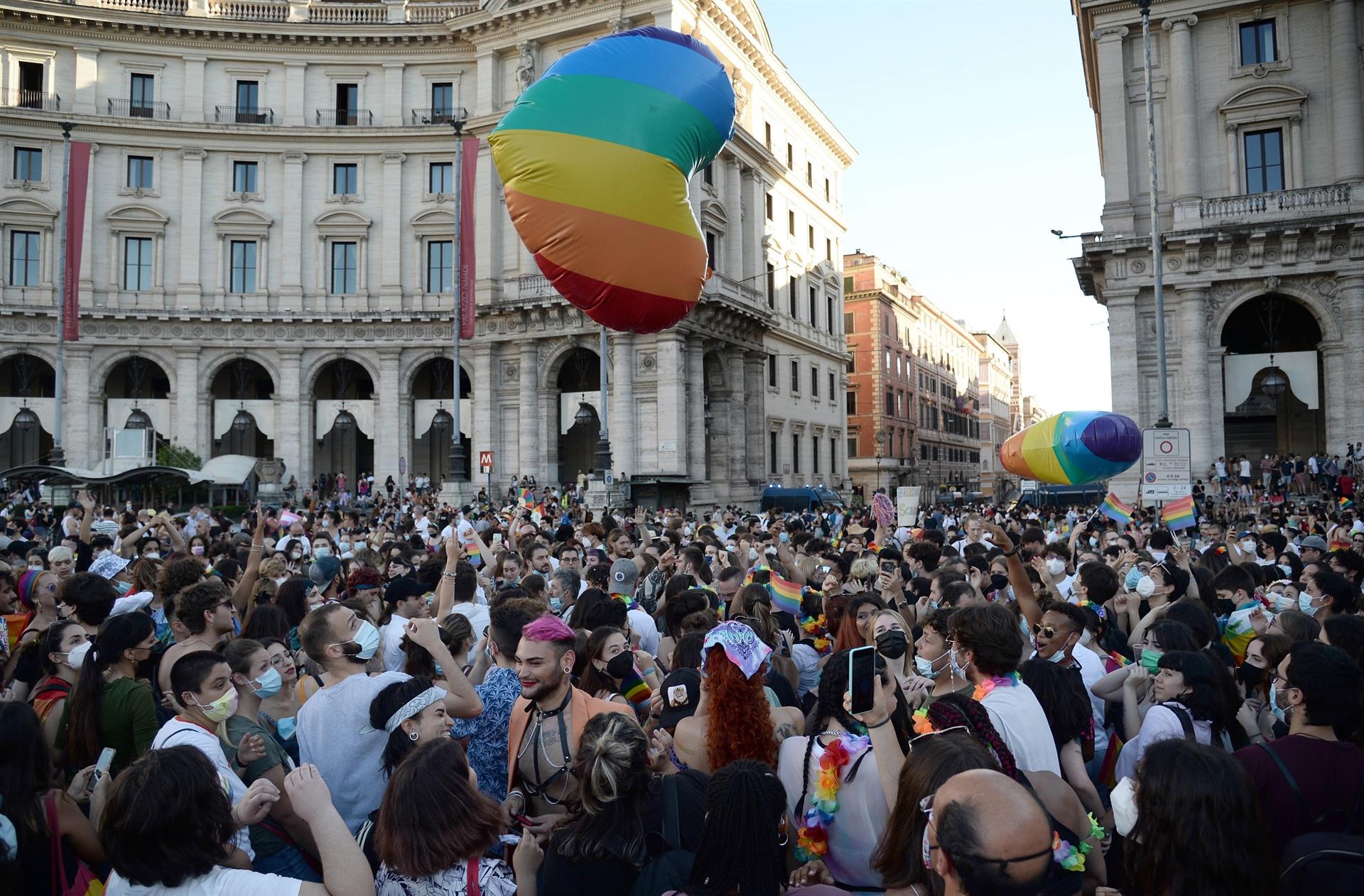 Marcha LGBT+ en Roma. Foto: Efe