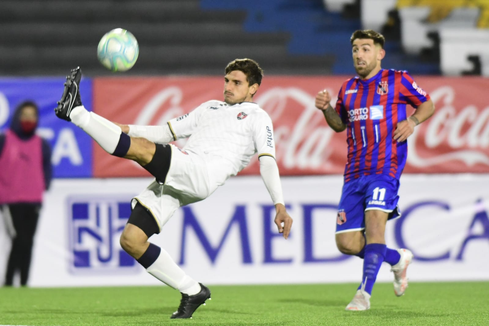 Albion ante Central Español por la quinta fecha. Foto: Marcelo Bonjour.