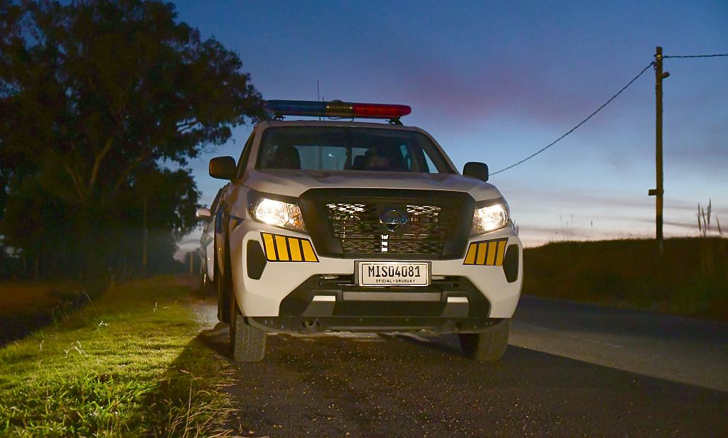 Camioneta de la policía durante un operativo en zona rural. Foto: Estefanía Leal