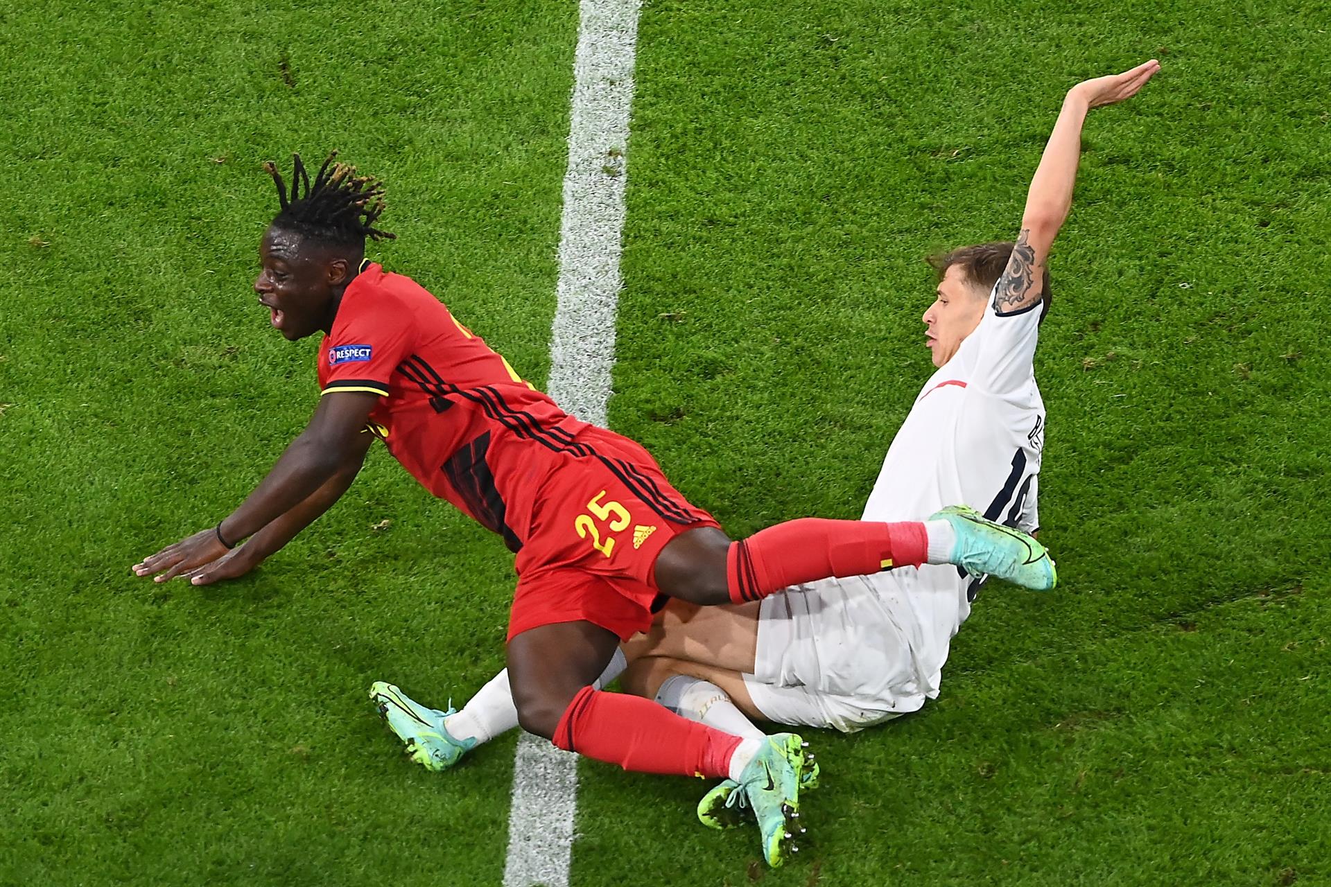 Doku, una de las figuras de Bélgica ante Italia. Foto: EFE.