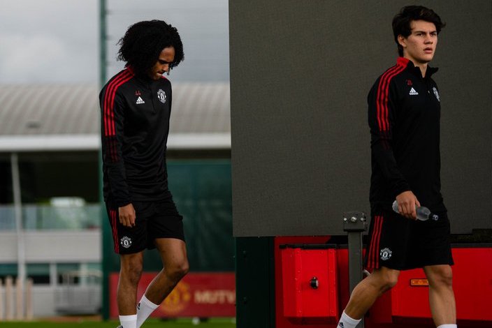 Facundo Pellistri en la vuelta a los entrenamientos con Manchester United. Foto: @ManUtd.