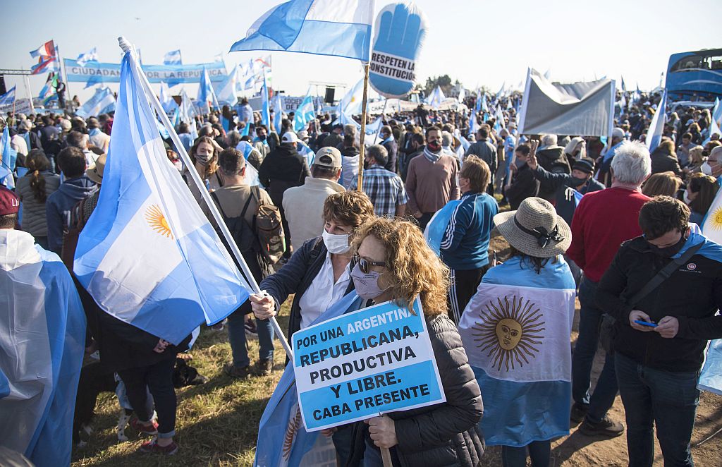 Protesta de productores rurales y organizaciones sociales contra el gobierno de Alberto Fernández. Foto: AFP