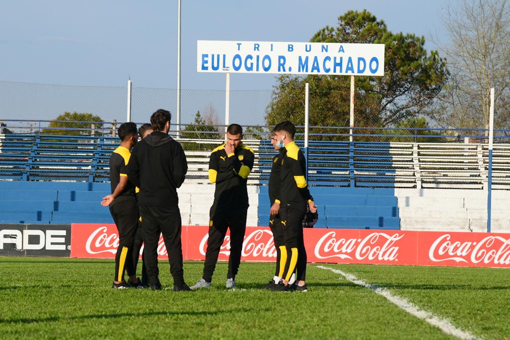 Así luce el campo de juego del Ubilla para el Cerro Largo-Peñarol. Foto: Estefanía Leal.