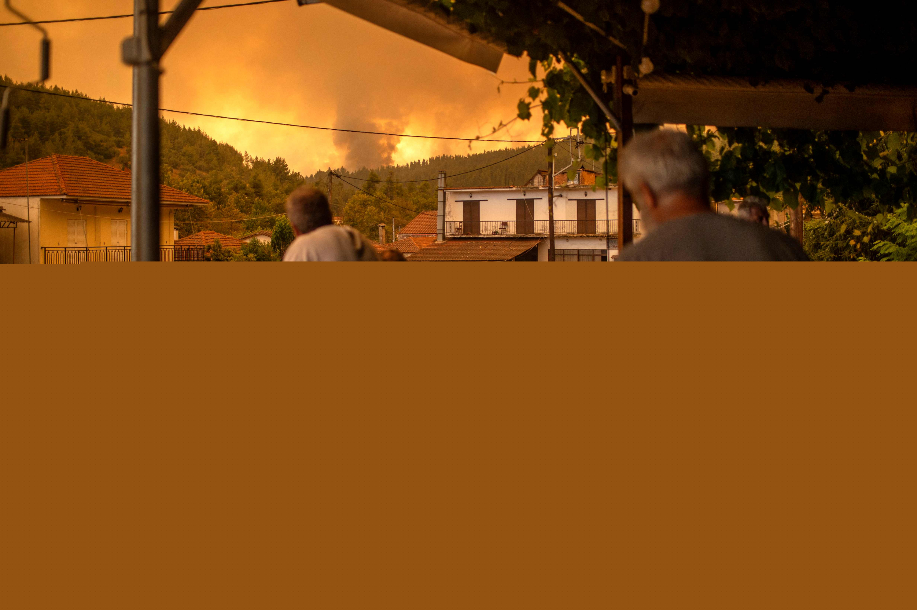 Incendio en la isla griega de Eubea. Foto: AFP