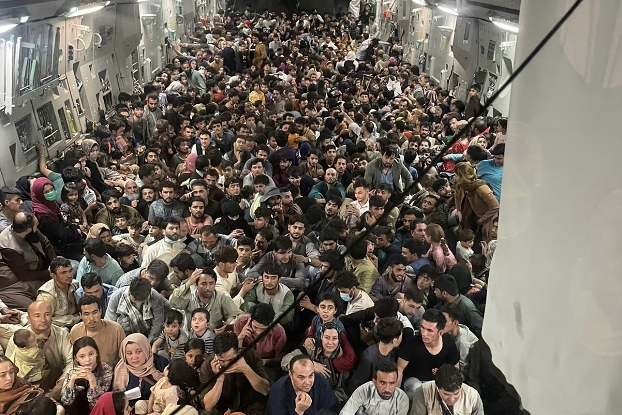 Avión de Estados Unidos evacuando ciudadanos de Afganistán. Foto: AFP