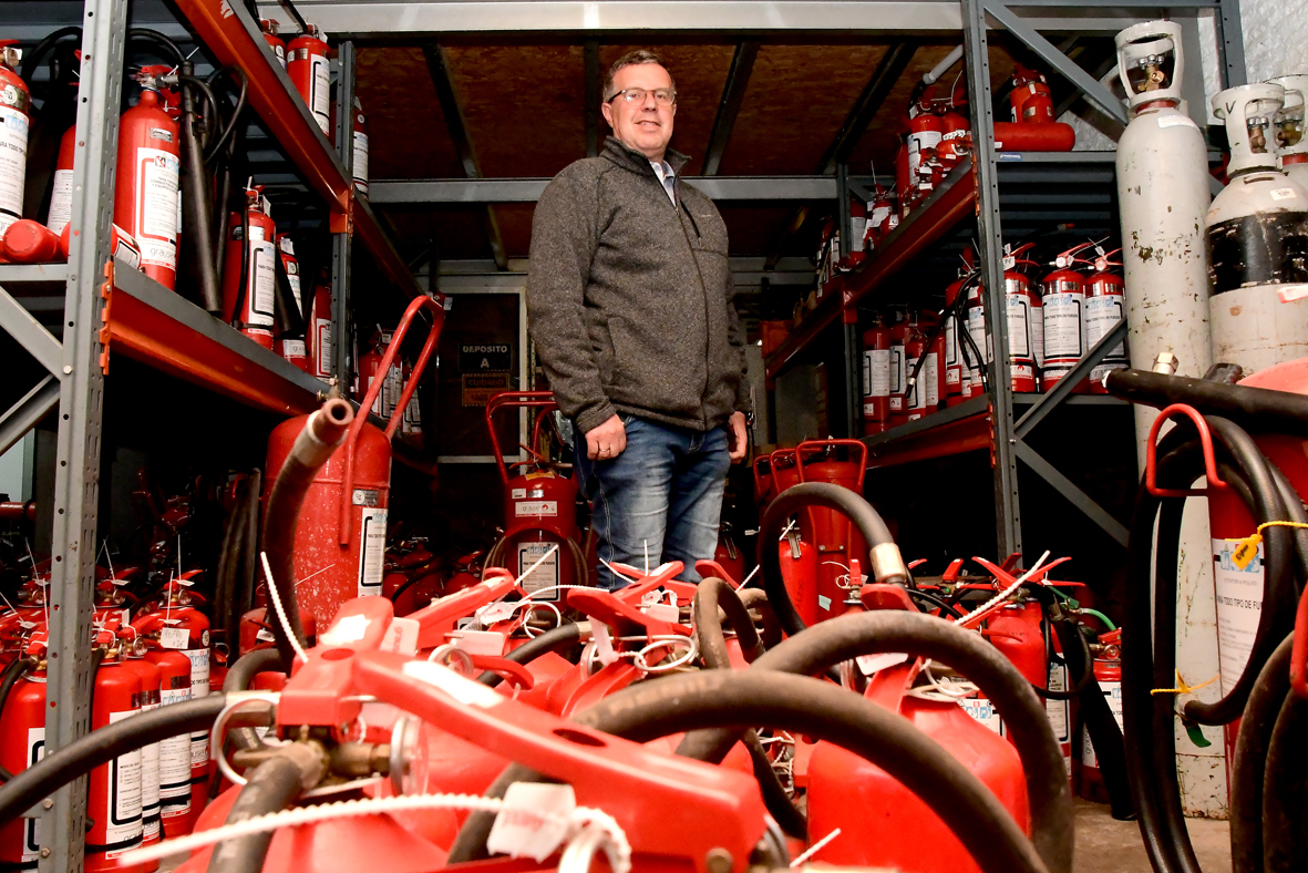 Pedro Grauser, propietario e Extintores Grauser. Foto: Estefanía Leal.