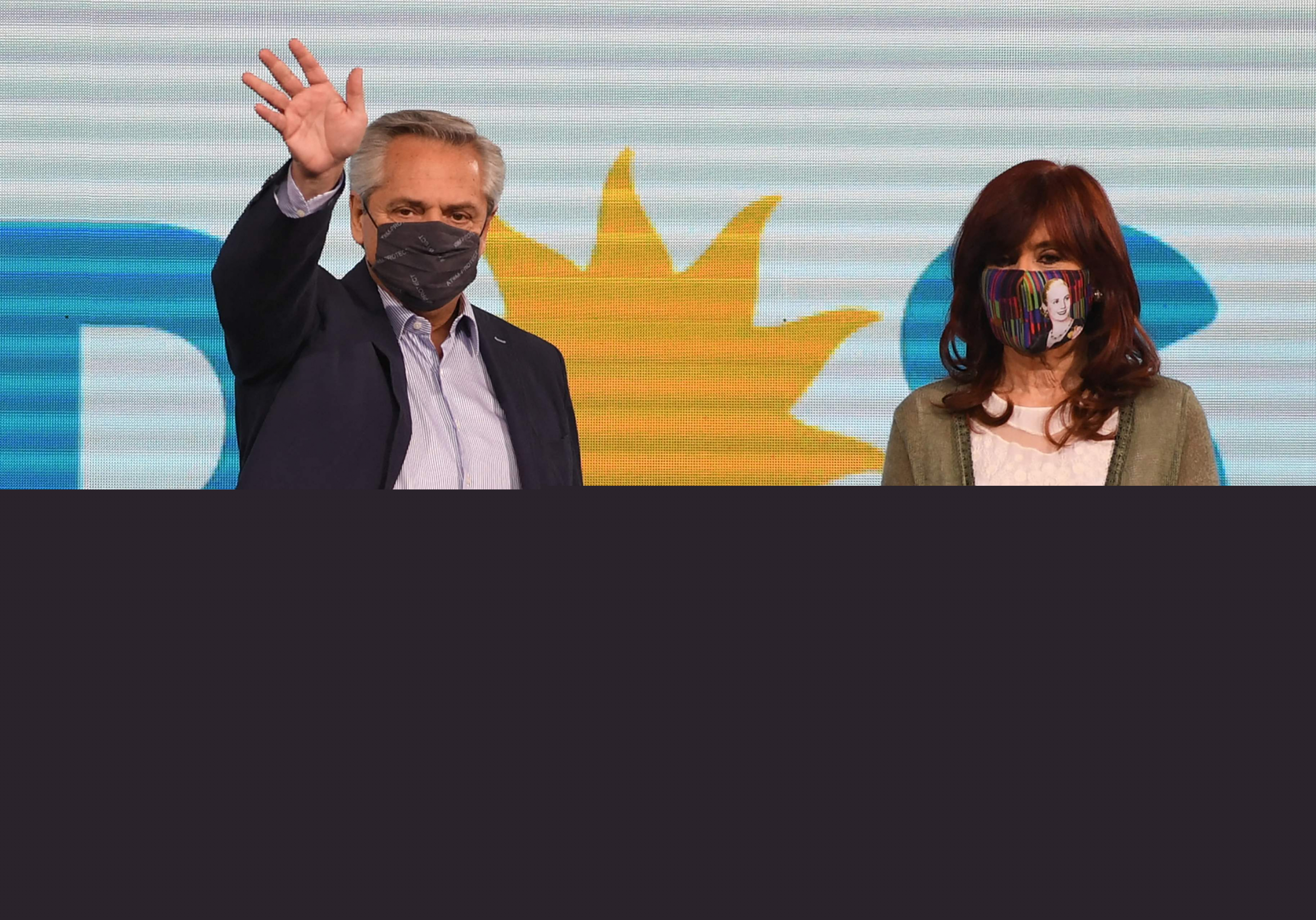 El presidente Alberto Fernández y la vicepresidenta Cristina Kirchner en un acto político en Argentina. Foto: AFP