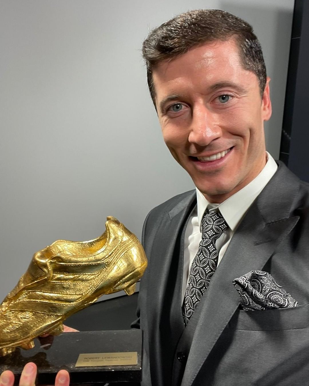 Lewandowski ganó la Bota de Oro. Foto: @lewy_official