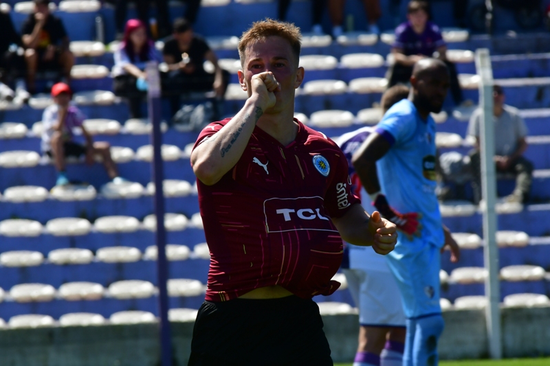 Bautista Cejas y la alegría por el gol en el Fénix-MC Torque. Foto: Francisco Flores.