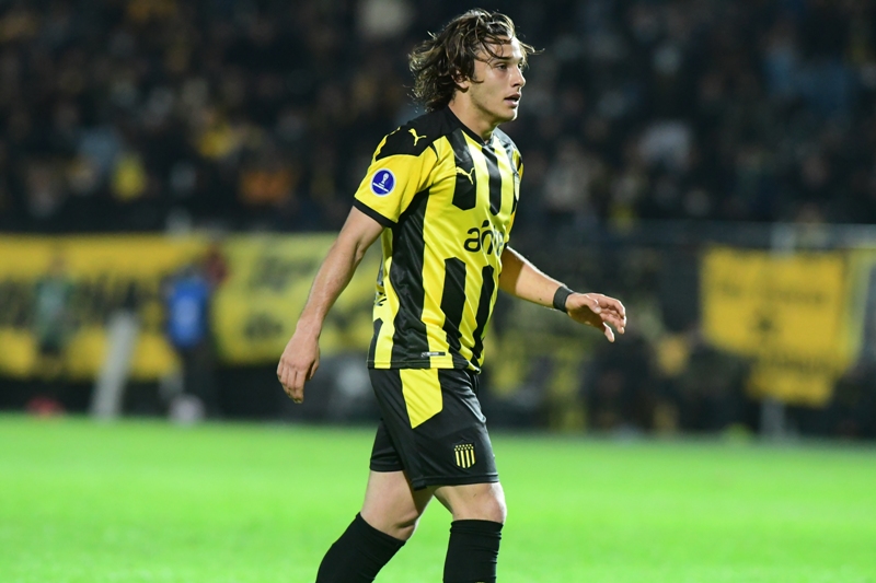 Agustín Canobbio defendiendo la camiseta de Peñarol. Foto: Estefanía Leal.