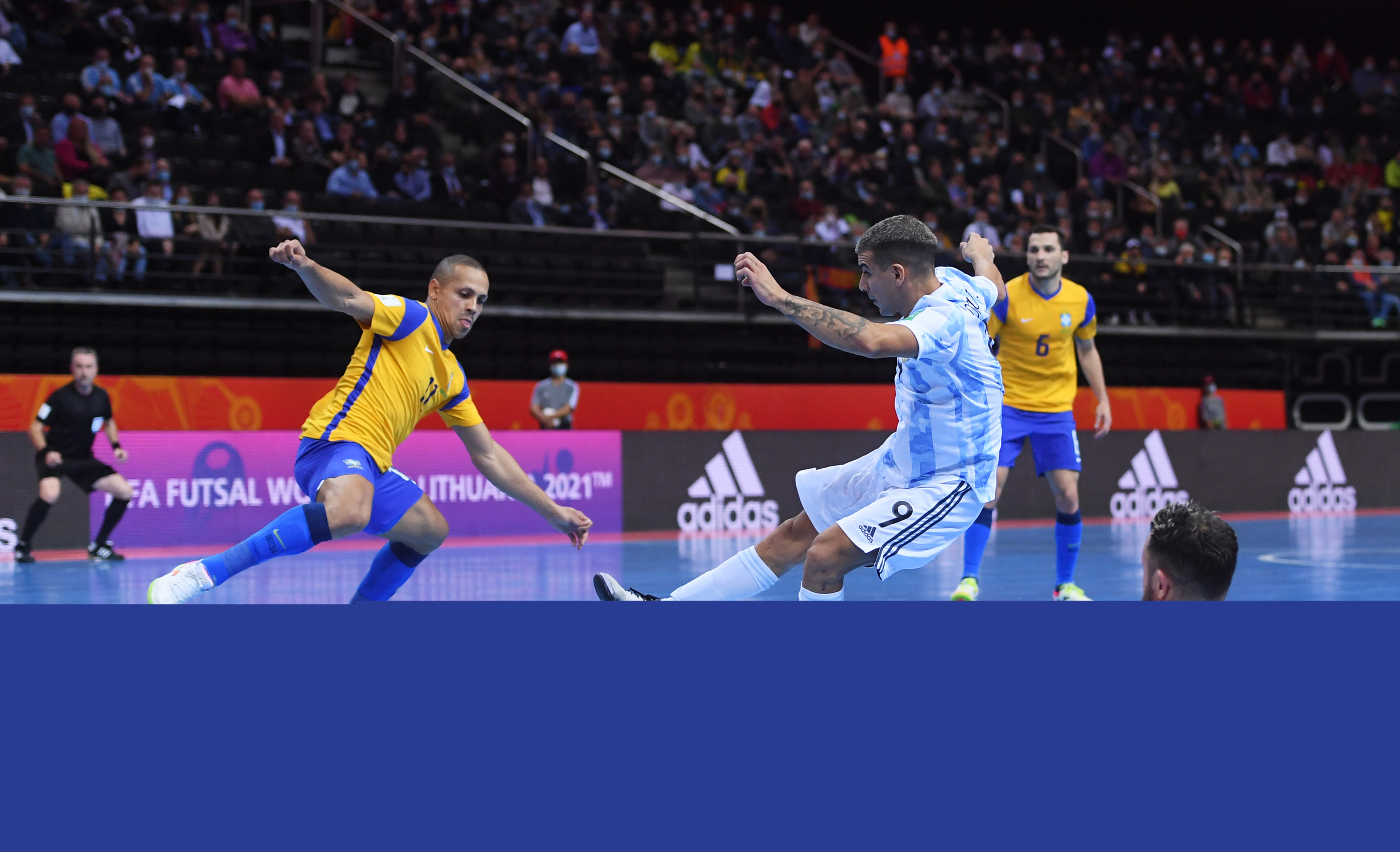 Mundial de Futsal: Borruto ante la marca de Rodrigo y Ferrao en Argentina - Brasil. Foto: @argentina