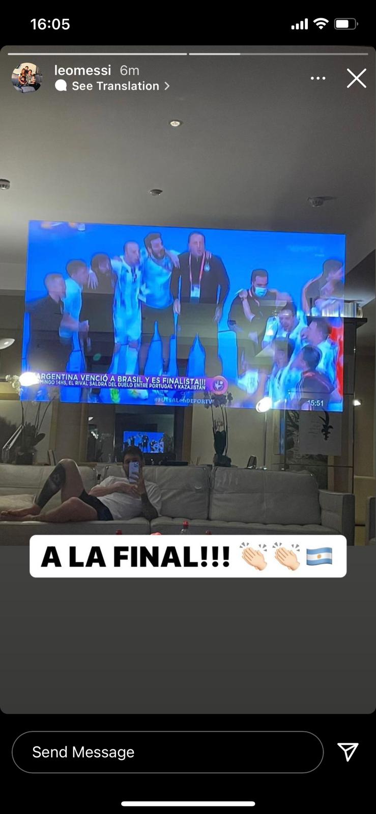 Desde París, Messi siguió el partido de la selección argentina de futsal en su MirrorTV.