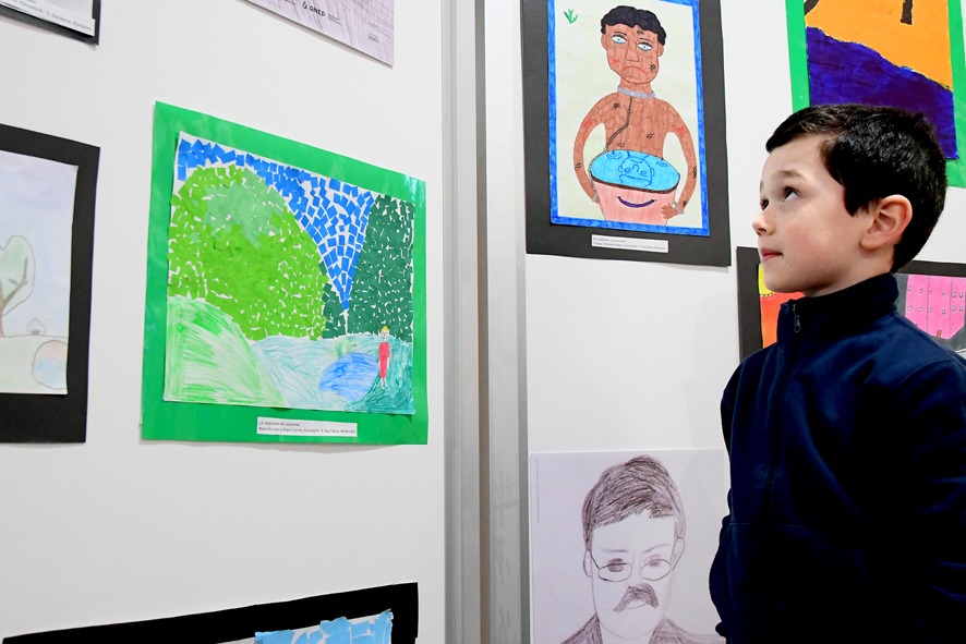Niños expusieron sus dibujos de Rodó en el Museo Pedagógico. Foto: Estefanía Leal