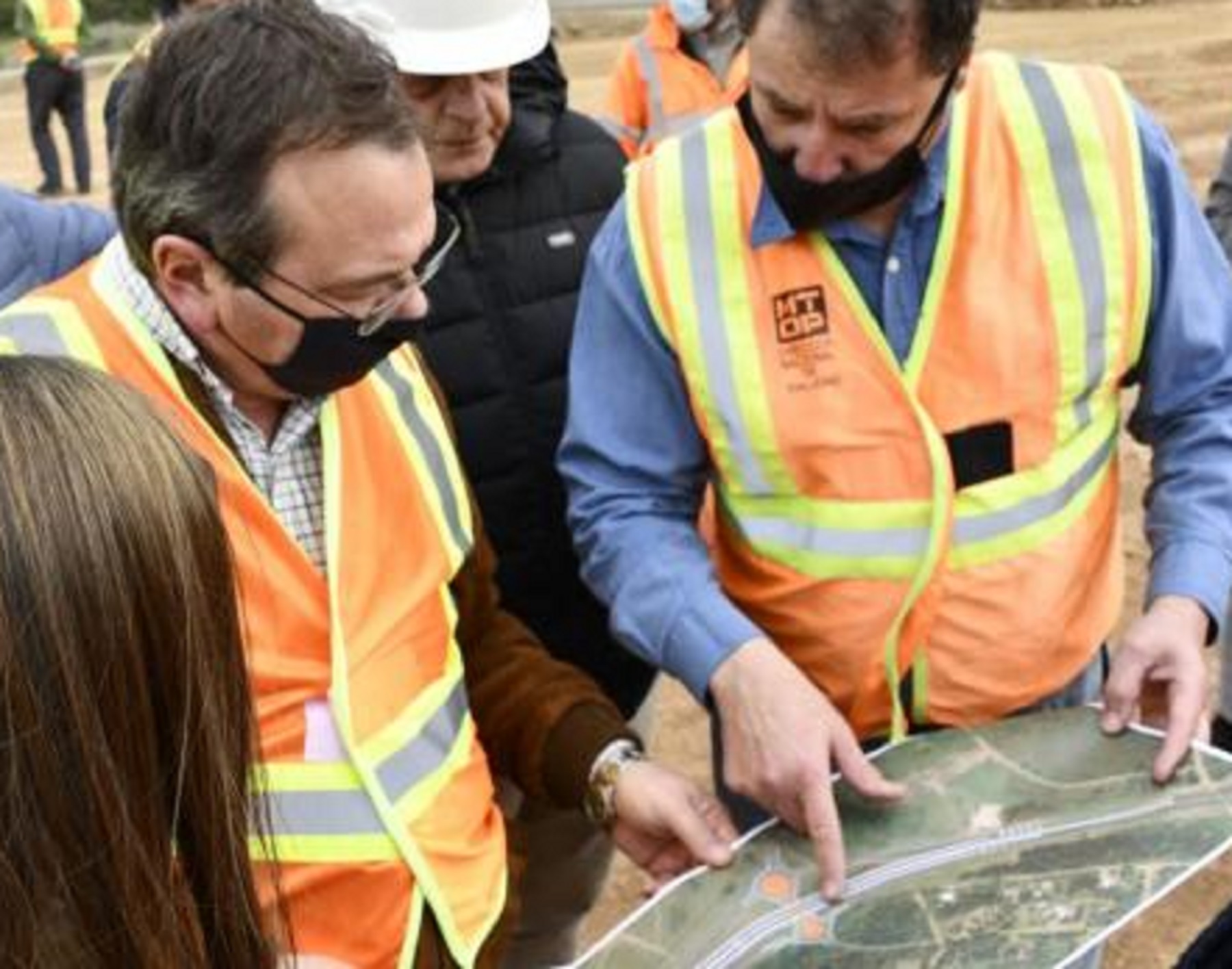 José Luis Falero de visita en obra de Maldonado de cara a la temporada 2022. Foto: MTOP
