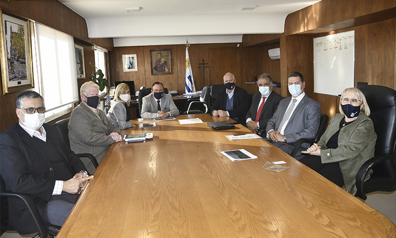 Autoridades reunidas en Rivera para firma de preacuerdo. Foto: Poder Judicial