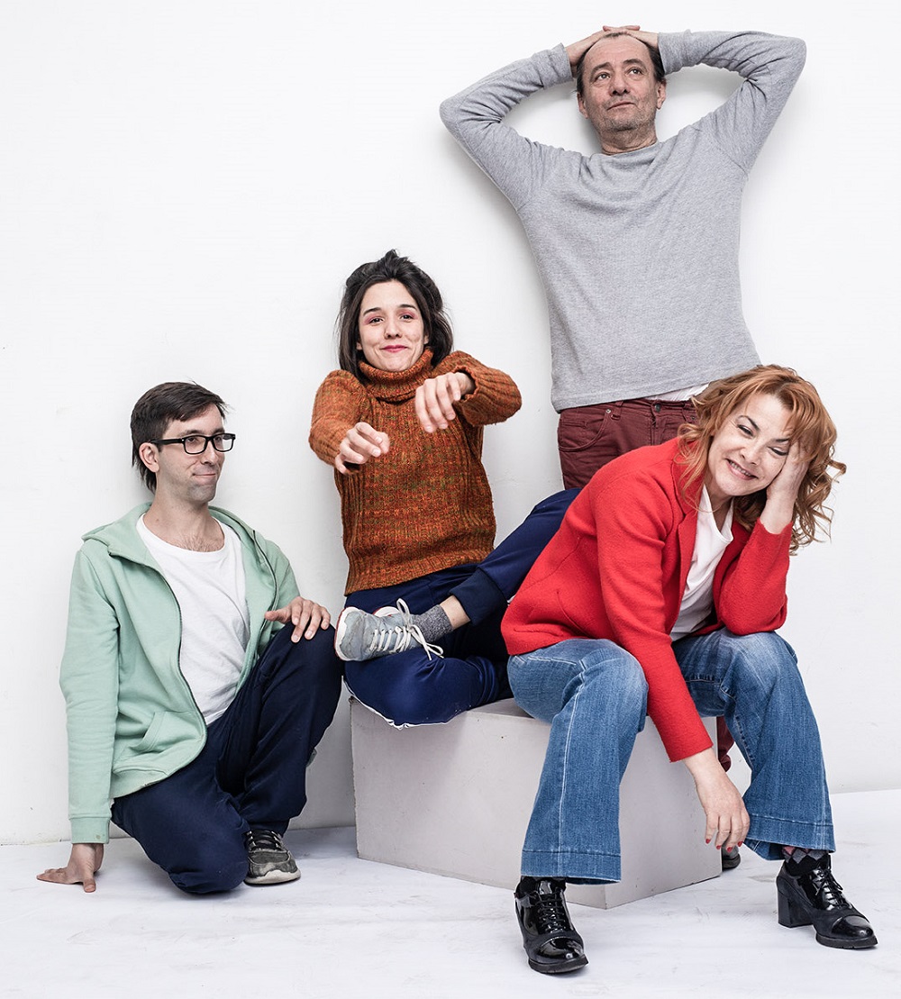 Josefina Trías y elenco en "Llamaste a Walter". Foto: Difusión