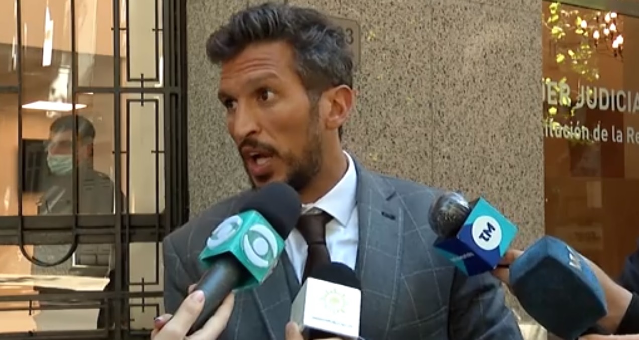 Abogado Ignacio Durán en rueda de prensa. Foto: Captura de Subrayado