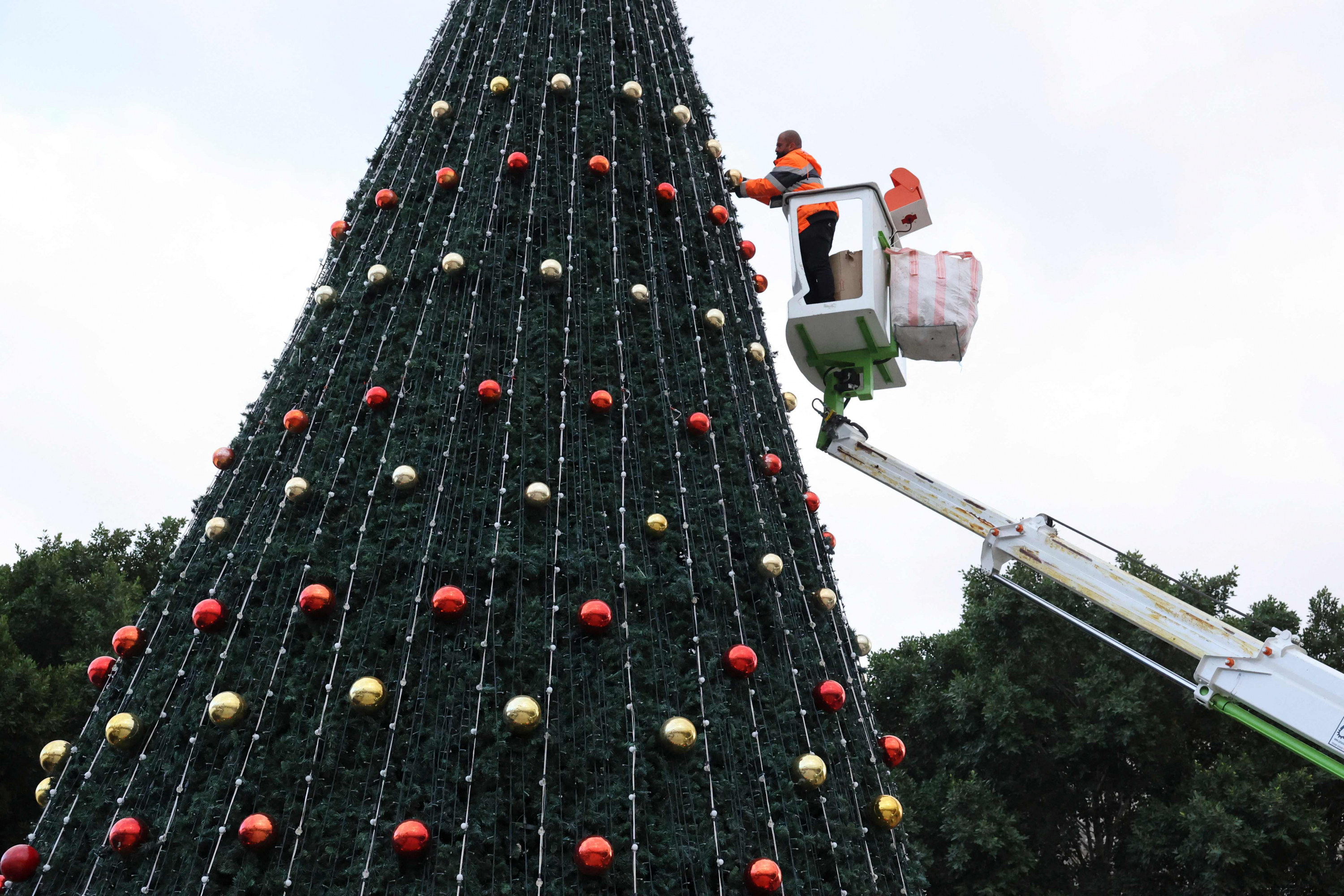 Árbol de Navidad en la Plaza del Pesebre de Belén. Foto: AFP.