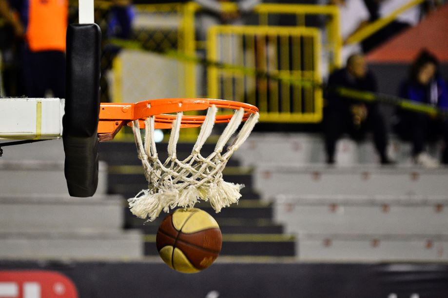 Pelota de básquetbol. Foto: archivo El País.