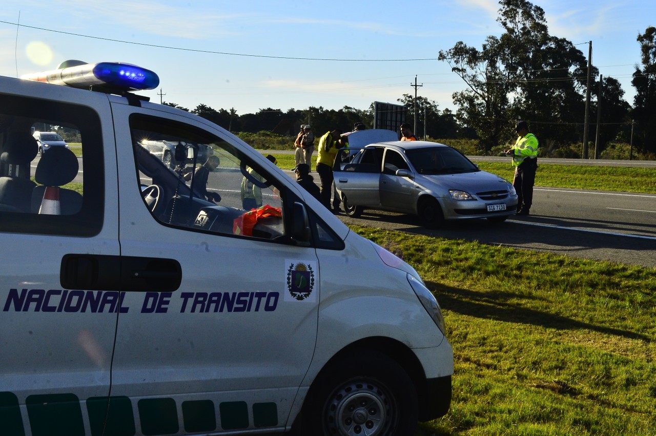 Policía Caminera. Foto: Archivo El País.