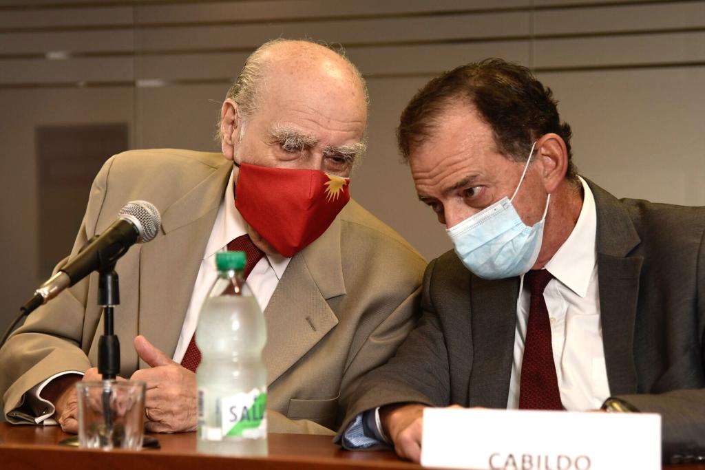Julio María Sanguinetti y Guido Manini Rios en lanzamiento de campaña por el NO. Foto: Leonardo Mainé