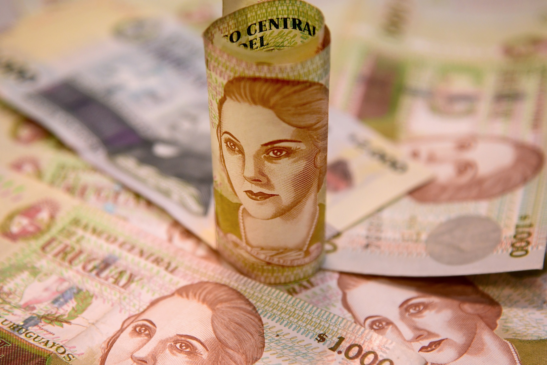 Billetes de pesos uruguayos. Foto: Estefanía Leal.
