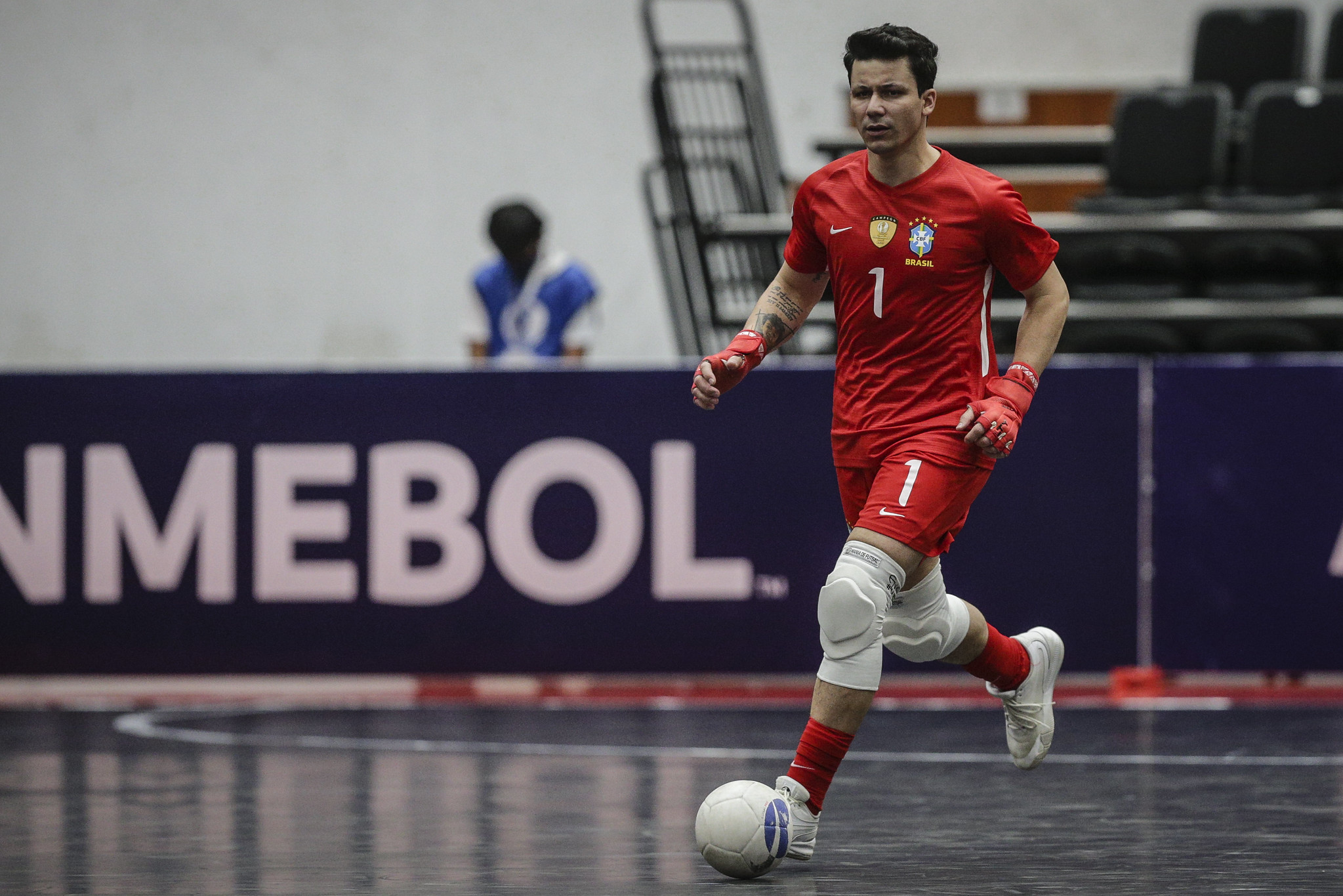 Uruguay luchó ante Brasil pero no pudo meterse en semis de la Copa América de futsal. Fotos: Conmebol