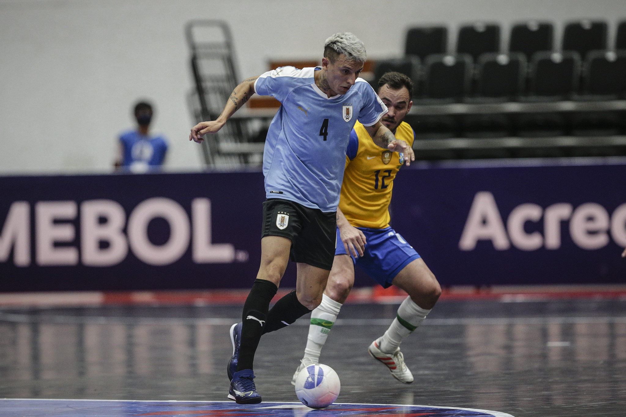 Uruguay luchó ante Brasil pero no pudo meterse en semis de la Copa América de futsal. Fotos: Conmebol