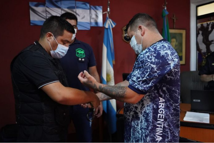 "El Paisa" ante autoridades. Foto: LA NACIÓN (GDA)