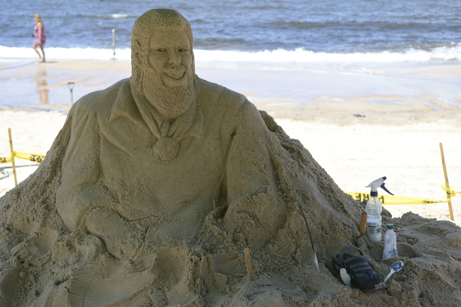 Esculturas de arena en playa Pocitos. Foto: Leonardo Mainé