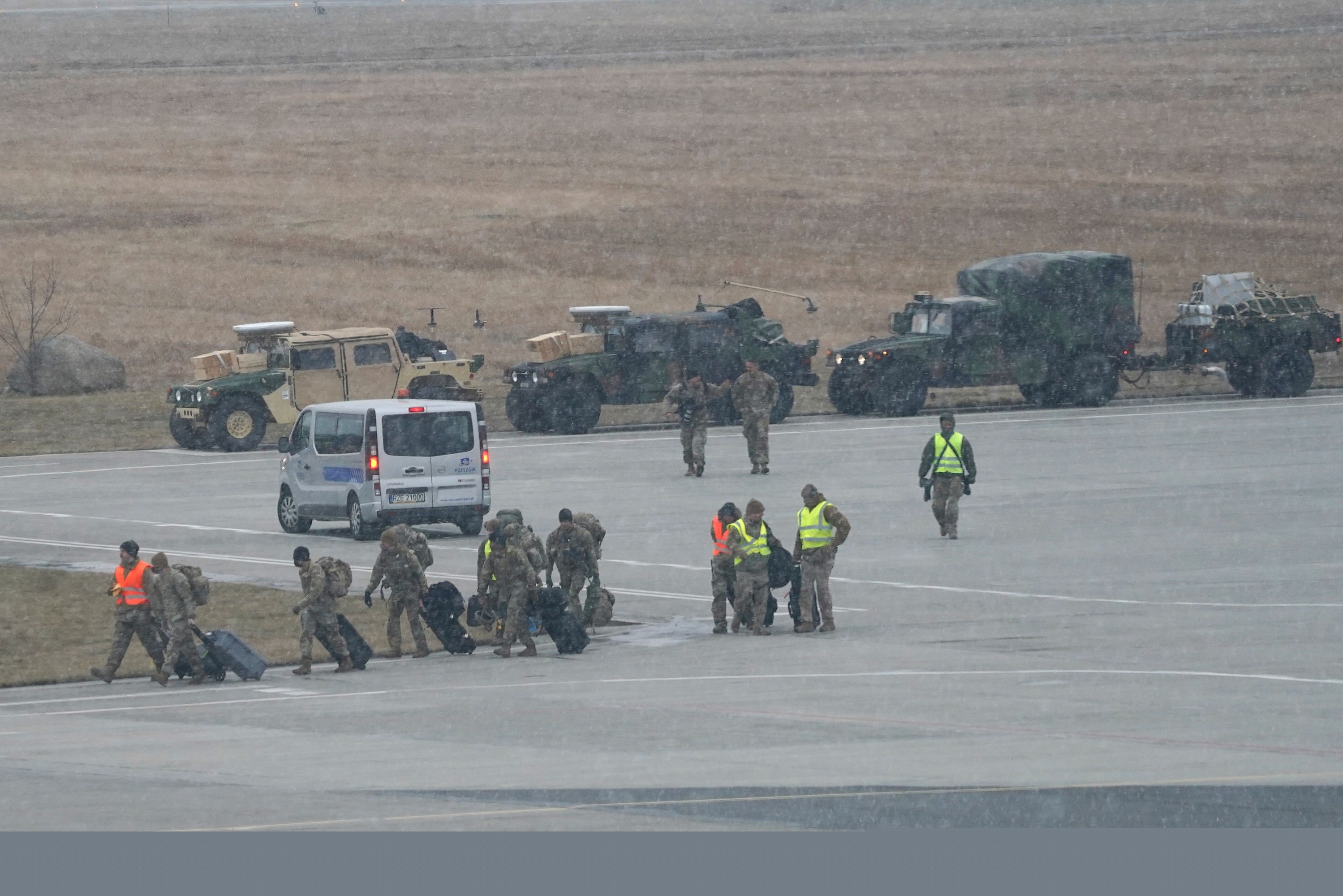 Soldados de EE. UU. llegan a Polonia. Foto: AFP