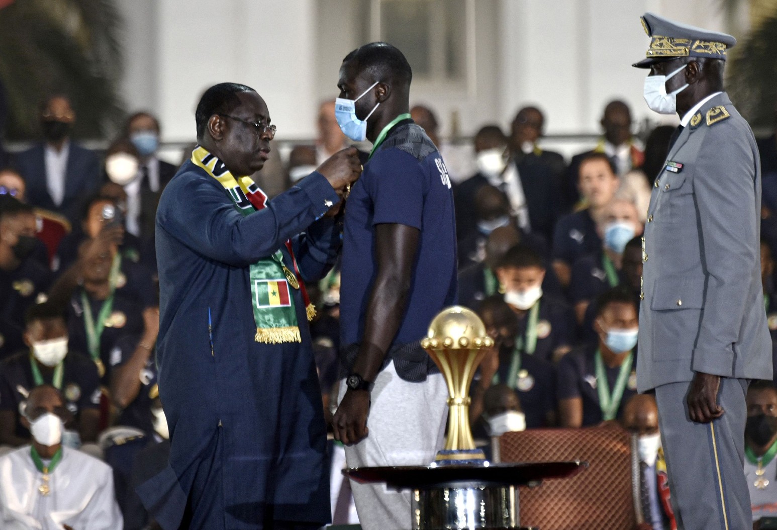 Los festejos de Senegal tras el título en la Copa África. Foto: AFP.