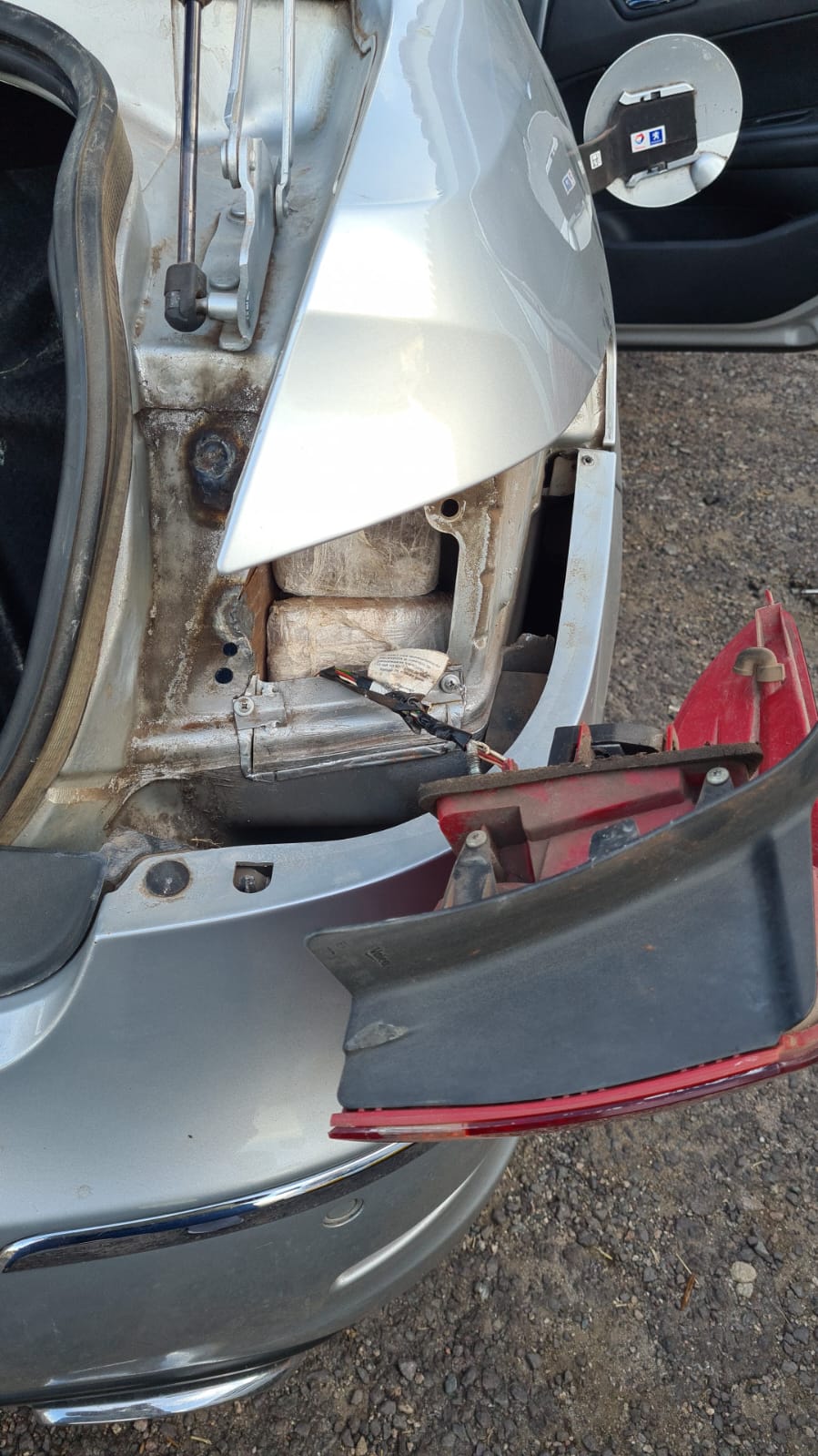 Marihuana encontrada en auto por Policía Caminera. Foto: Ministerio del Interior