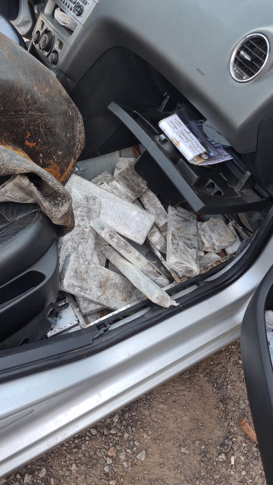 Marihuana encontrada en auto por Policía Caminera. Foto: Ministerio del Interior