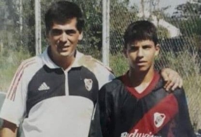 Sergio Agüero con la camiseta de River Plate.