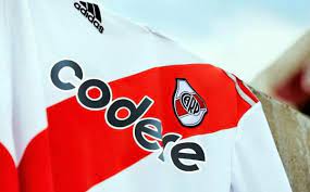 Camiseta de River patrocinada por Codere (Foto: La Nación / GDA)
