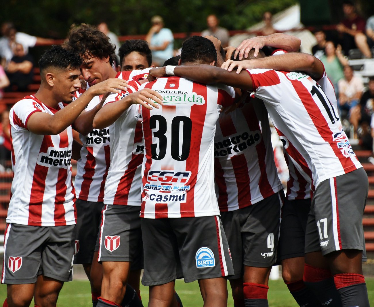 Los darseneros serán visitantes en el Centenario