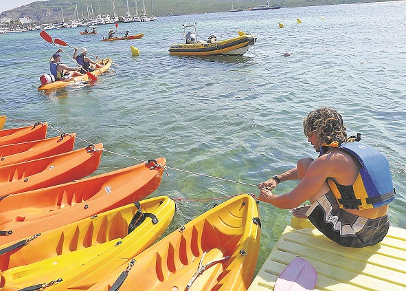 Las playas de Menorca sobresalen por la transparencia de sus aguas.