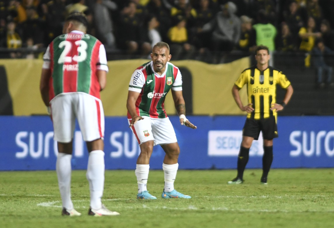 Enzo Borges celebra el tanto en el Peñarol-Deportivo Maldonado. Foto: Marcelo Bonjour.