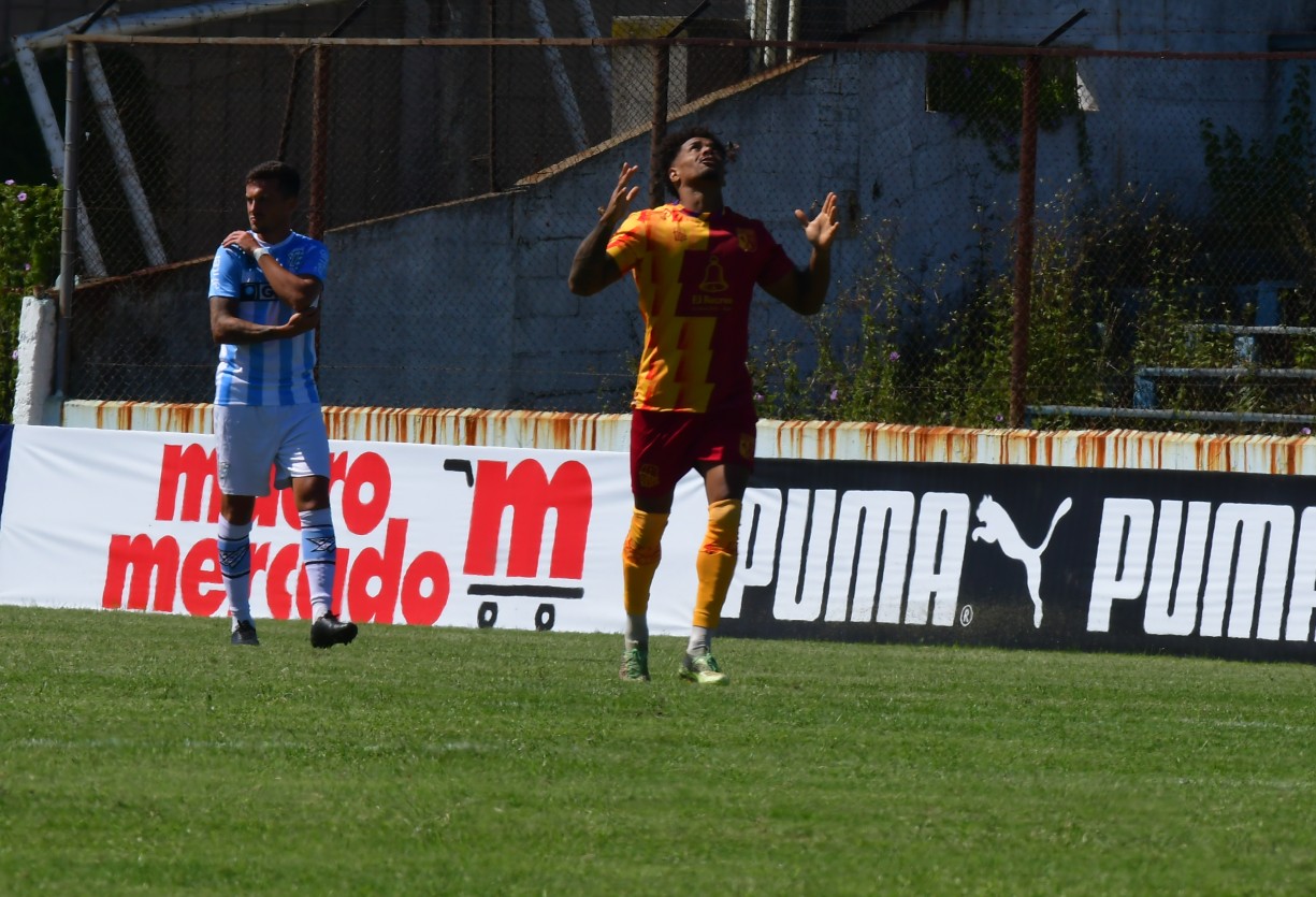 Villa Española vs. Cerro. Foto: Francisco Flores.